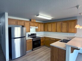 1139 2nd St NW in Salem, OR - Building Photo