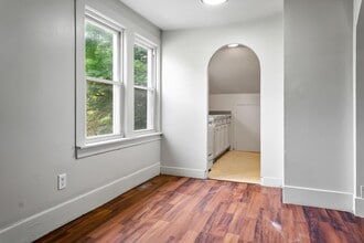 44 Euclid Ave in Pontiac, MI - Building Photo - Building Photo