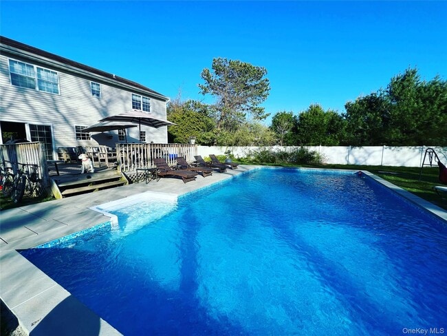 30 Lewis Rd in East Quogue, NY - Building Photo - Building Photo