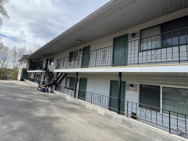 property at 2104 Roosevelt Dr