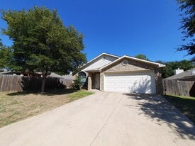 212 Enchanted Ct in Grand Prairie, TX - Building Photo