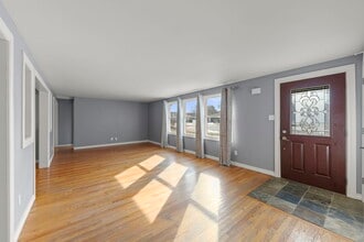 548 Jo Ann Ct in Lockport, IL - Building Photo - Building Photo