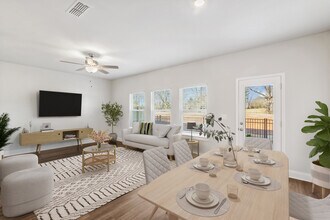 Pine Valley Commons in Fairburn, GA - Building Photo - Building Photo