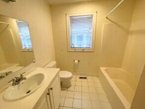 128 Hillside St, Unit #2 in Boston, MA - Building Photo - Building Photo