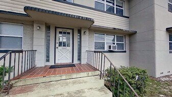 2589 Atlantic Blvd in Jacksonville, FL - Building Photo