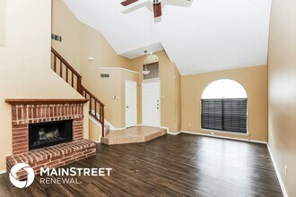 2411 Bennington Dr in Arlington, TX - Foto de edificio - Building Photo