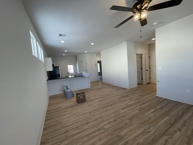 1927 Sutton Ct in Wichita, KS - Building Photo - Building Photo