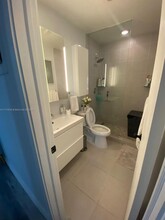 2180 NE 67th St in Fort Lauderdale, FL - Foto de edificio - Building Photo