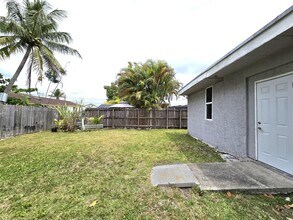 26162 SW 123rd Pl in Homestead, FL - Building Photo - Building Photo