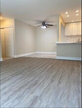 6186 Pinewood Ct in Willowbrook, IL - Building Photo - Building Photo