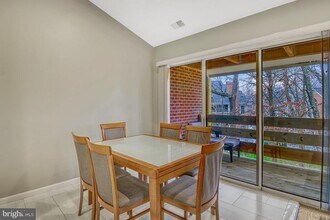 7598 Lakeside Village Dr in Falls Church, VA - Building Photo - Building Photo