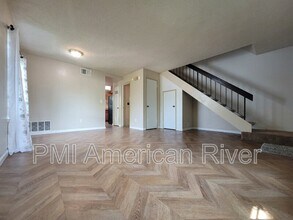 5125 Gibbons Dr in Carmichael, CA - Building Photo - Building Photo