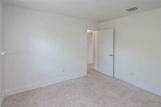 2943 SW 36th Ave-Unit -FRONT in Miami, FL - Building Photo - Building Photo