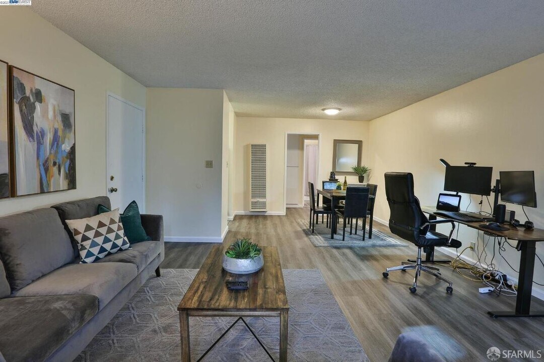 1731 Ellis St in Concord, CA - Building Photo