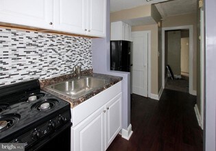 2538 9th St NW-Unit -B in Washington, DC - Building Photo - Building Photo