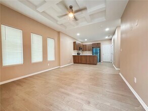 9 N Spruce St in Edinburg, TX - Building Photo - Building Photo