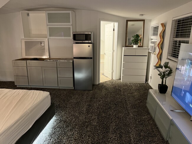 1310 Daytona Ave in Daytona Beach, FL - Building Photo - Building Photo