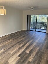 2309 W Texas Ave, Unit 302 in Tampa, FL - Foto de edificio - Building Photo