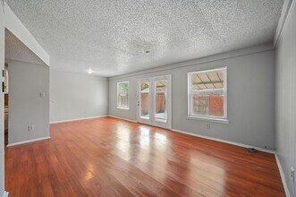 2315 Overland Ln-Unit -2315 Overland Lane in Arlington, TX - Building Photo - Building Photo