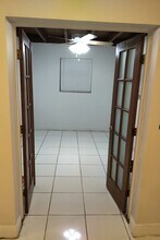 2813 Acapulco Dr in Miramar, FL - Building Photo - Building Photo