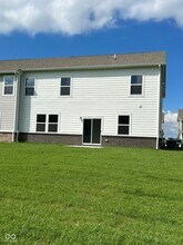 1067 Beck Wy in Westfield, IN - Foto de edificio - Building Photo