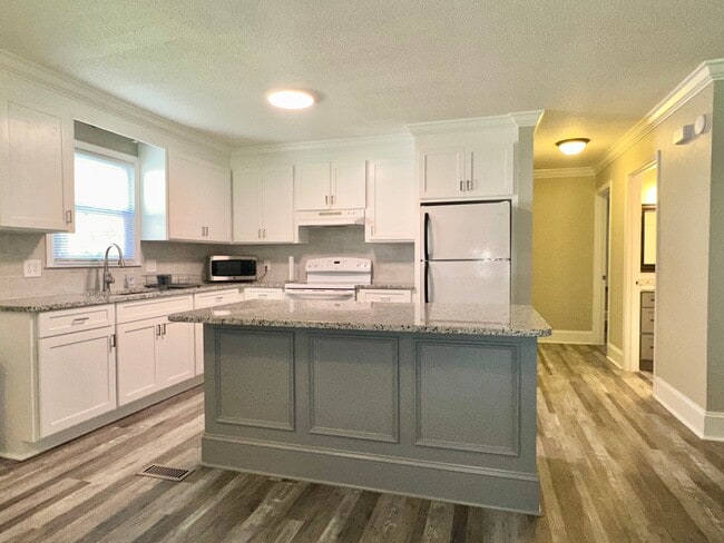 1205 Furches Ave in Florence, SC - Building Photo - Building Photo