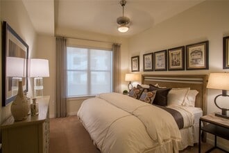 500 Crawford St in Houston, TX - Foto de edificio - Building Photo