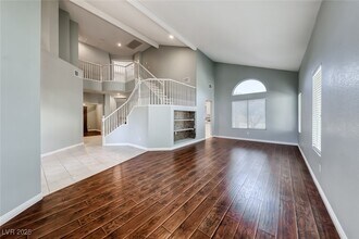 1002 Prestige Meadows Pl in Henderson, NV - Building Photo - Building Photo