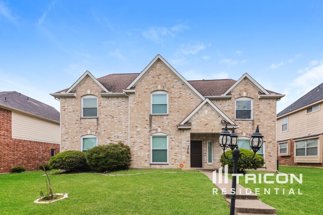 2700 Windswept Ln in Mesquite, TX - Building Photo