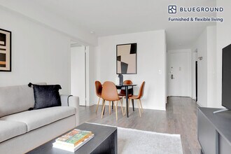 520 W 43rd St in New York, NY - Foto de edificio - Building Photo