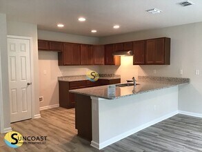 7094 Plymouth Grove Ct in Jacksonville, FL - Foto de edificio - Building Photo