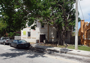 277 NW 33rd St in Miami, FL - Building Photo - Building Photo