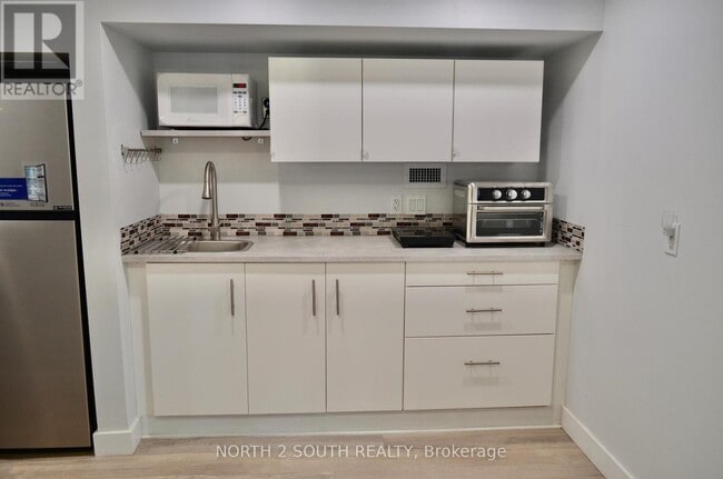 9 Barwell Crescent in Toronto, ON - Building Photo - Building Photo