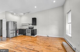 2106 E York St in Philadelphia, PA - Building Photo - Building Photo