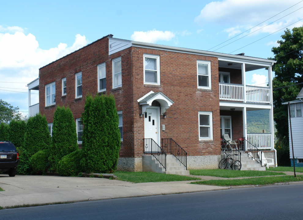 244-246 Linden St in Lock Haven, PA - Building Photo