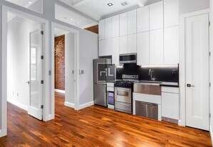 West 14th Street, Unit 01B in New York, NY - Building Photo