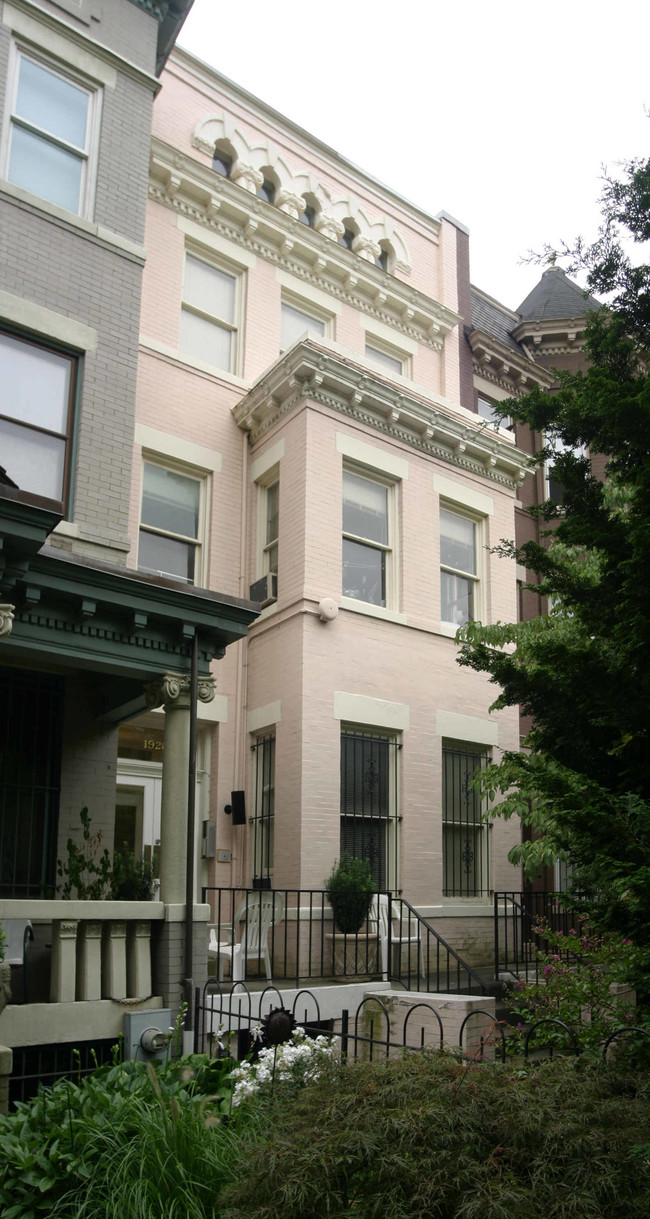 1928 Calvert St NW in Washington, DC - Foto de edificio - Building Photo