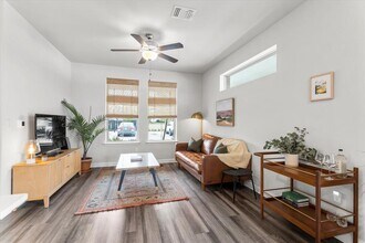 8001 Mellencamp Dr in Austin, TX - Building Photo - Building Photo