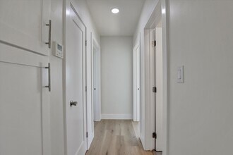 811 Buena Vista in San Clemente, CA - Foto de edificio - Building Photo