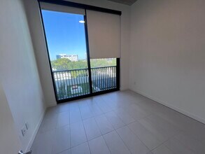 145 NW 31st St, Unit B2 in Miami, FL - Building Photo - Building Photo