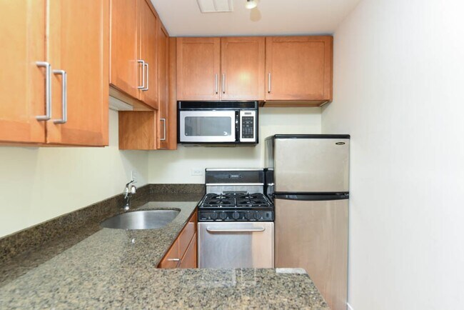 628 W Wrightwood Ave in Chicago, IL - Building Photo - Building Photo