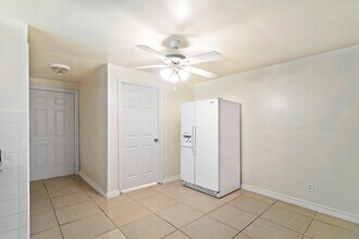 3802 Melaleuca Ln in Lake Worth Beach, FL - Building Photo - Building Photo