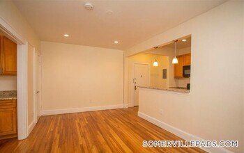 136 Highland Ave in Somerville, MA - Foto de edificio - Building Photo