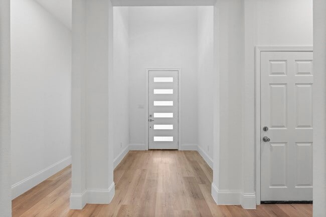 property at 3531 White Oak Point Dr