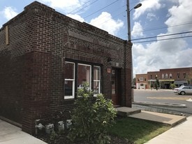 Elm Place Rental in Princeton, IL - Building Photo