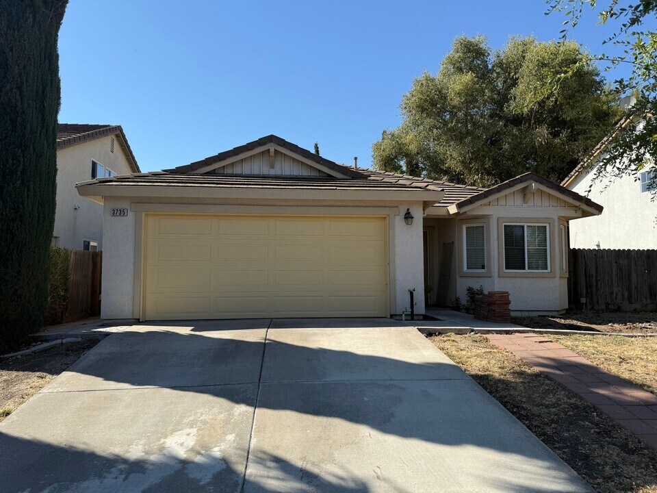 3735 Solomon Island Rd in West Sacramento, CA - Building Photo
