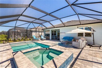 14471 Stillwater Way in Naples, FL - Foto de edificio - Building Photo