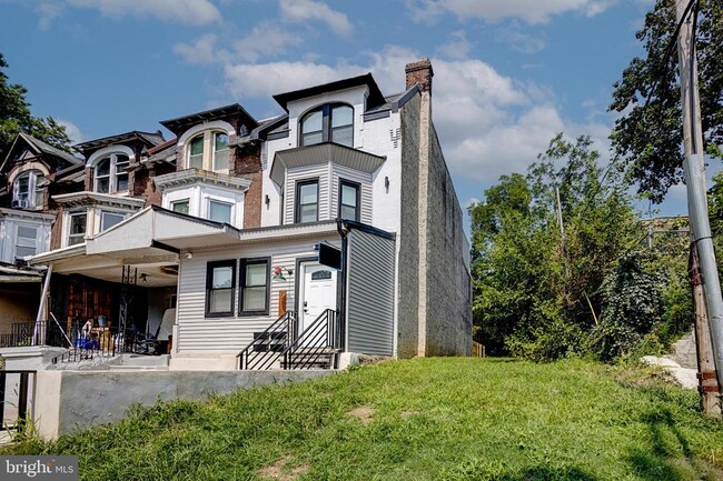 5813 Willows Ave-Unit -2ND FLOOR in Philadelphia, PA - Building Photo - Building Photo