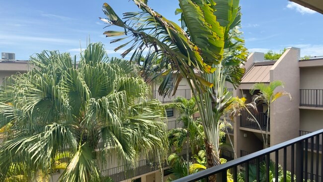 13000 SW 92nd Ave, Unit Briarwinds in Miami, FL - Building Photo - Building Photo