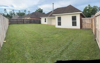 17281 Paddock Cir in Hammond, LA - Building Photo - Building Photo